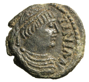 obverse: GIUSTINIANO I (527-565) Mezzo follis per Roma. Busto laur. a ds. R/ K tra stella e croce. Dumb. 325a; Sear 301   AE  (g. 6,38)  RARO    qSPL