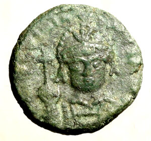 obverse: GIUSTINIANO I (527-565) Deka per Roma. Busto front. diad. con globo crucigero R/ I tra stelle. Dumb. 331; Sear 308  (g. 5,21)   AE   BB