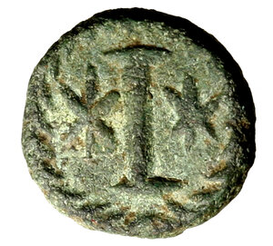reverse: GIUSTINIANO I (527-565) Deka per Roma. Busto front. diad. con globo crucigero R/ I tra stelle. Dumb. 331; Sear 308  (g. 5,21)   AE   BB