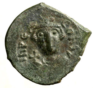obverse: COSTANTE II (641-668) Follis per Siracusa. Busto front. diad. con globo crucigero R/ Lettera m su SCL. Dumb. 9; Sear 1103.    AE   (g. 4,12)    RARO  +BB