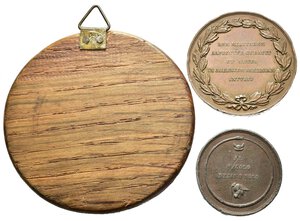 reverse: Medaglie Italiane. Personaggi. Lotto di 3 medaglie. Carlo Emanuele III - Antonio Canova - placchetta 1908 su supporto in legno