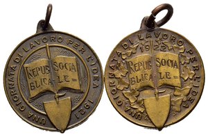 reverse: Medaglie Italiane. Repubblica Sociale. Coppia di medaglie in bronzo, 1921 e 1922 (Giovanni Bovio). AE (21,5 mm). SPL+