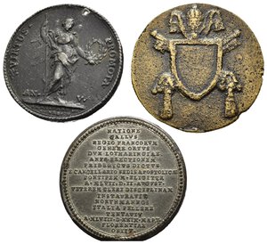reverse: Medaglie Papali. Lotto di 3 medaglie raffiguranti Anastasio II - Innocenzo XII - Stefano X