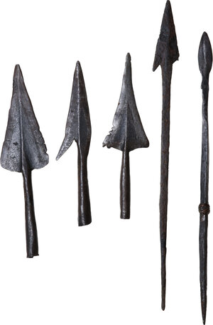 obverse: FIVE OLD ARROWS Africa and USA, c. 19th to 20th century AD. Lot of five (5) iron arrows, three African and two of the American Indians. Lenghts: from 160 to 83 mm