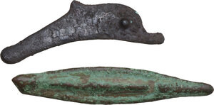 obverse: Celtic, Balkans. Lot of two (2) proto-money, Balkans and Skythia, Olbia: arrowhead and dolphin. Dimensions: 40.5 and 33 mm. Weights: 3.76 and 1.81 g