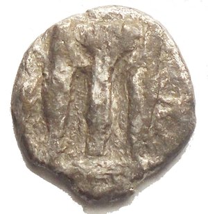 reverse: Bruttium, Kroton AR Triobol. Circa 525-425 BC. Tripod; marsh bird to right / Octopus. HN Italy 2128; SNG ANS 330-331. 1.07g, 10,5 x 11.5 mm. Near Very Fine.