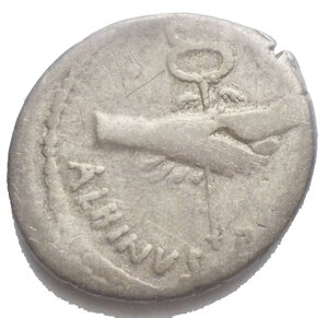 reverse: Repubblica Romana. Gens Postumia. Postumius Albibus Bruti. 48 a.C. Denario. D/ PIETAS. Testa della Pietà verso destra. R/ ALBINVS BRVTI F (Albinus Bruti Filis). Due mani che si stringono reggendo un caduceo alato. Cr. 450/2. Peso 3,45 gr. Diametro 16,5 x 18,8 mm. BB+/BB. R. Bel ritratto