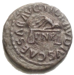 obverse: Impero Romano. Claudio. 41-54 d.C. Quadrante. D/ TI CLAVDIVS CAESAR AVG Mano che tiene una bilancia, tra i piatti PNR. R/ PON M R P IMP PP COS II intorno ad SC. Peso 3,16 g. Diametro 17,7 mm. Ric. 91. BB. 