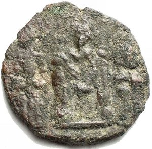 reverse: Giustiniano II 685-695 Follis. Siracusa.  D/ Giustiniano stante R/ Grande M  AE g 2,5. mm 18,2. BB. R. 