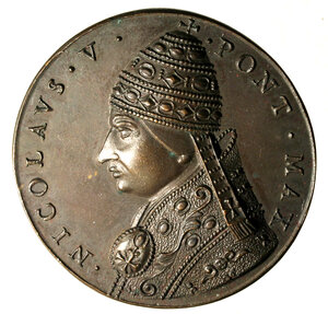 obverse: ROMA. Niccolò V (1447-1455) Medaglia di restituzione coniata, opera di Luigi Gennari (dritto) e Girolamo Paladino (rovescio). (43,6 mm). Busto di Niccolò V a sn. con triregno e piviale R/ Stemma di Niccolò V. Modesti 31.    AE     qFDC