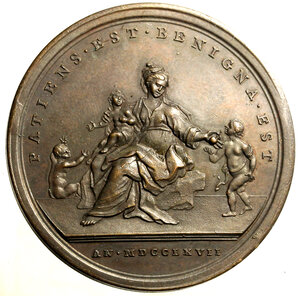 reverse: ROMA. Clemente XIII (1758-1769) Medaglia 1767/ IX per la pace con il Portogallo. (Ø 40 mm.) Busto a ds. con zucchetto e mozzetta R/ PATIENS EST BENIGNA EST, La carità seduta con un bimbo in braccio; altri due bimbi ai lati. Bart. 767      AE      RARO    FDC