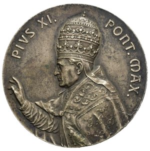 obverse: Medaglie Papali – Pio XI (1922-1929) – Santa Cecilia – Musica Sacra. Medaglia non portativa emessa a ricordo di Santa Cecilia. D/ legenda PIVS XI PONT MAX in basso DEPOSE HK, busto benedicente verso s. con triregno e piviale. R/ legenda CAECILIA DOMINO DECANTABAT FIAT COR MEVM IMMACVLATVM tra rami di palma Santa Cecilia coricata verso s. in un interno con due colonne ioniche sullo sfondo in esergo PX tra alfa A e omega W. Opus Kissing Heinrich. Medaglia in Bronzo argentato (AE) (ø 39.9mm, 26.2gr.). Conservazione SPL. Riferimenti CM 330.