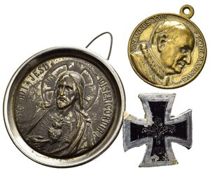 obverse: Medaglie - Città del Vaticano Medaglia Papa Giovanni XXIII in bronzo (ø 31.8, 16 g.) – Germania Croce di Ferro  di piccole dimensioni postuma – Distintivo in lamierino e legenda O MI JESU MISERICORDIA! Con il Cristo nimbato con il Sacro cuore (ø 49.9, 12.4 g.). Conservazione MB/BB