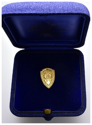 reverse: Distintivo in Oro Associazione Nazionale Mutilati e Invalidi di guerra (3 grammi di oro 18k) in scatola originale Johnson