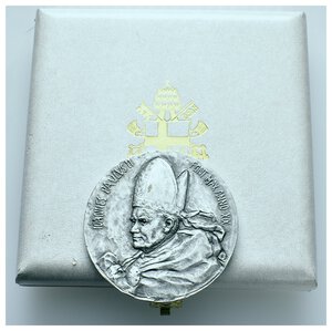 obverse: Vaticano - Giovanni Paolo II - Medaglia Ufficiale argento 1997 - diam.44 mm - 40 gr. In Scatola Originale Ipzs