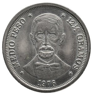 obverse: REPUBBLICA DOMINICANA - Medio peso 1976