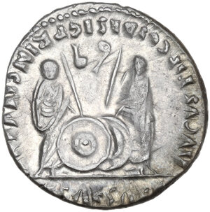 reverse: Augustus (27 BC - 14 AD). AR Denarius, Lugdunum mint, c. 2 BC-4 AD