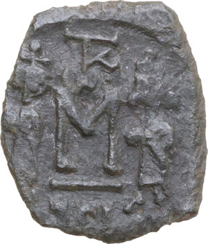 reverse: Constans II, with Constantine IV, Heraclius, and Tiberius (641-668).. AE Follis. Syracuse mint, c. 659-668