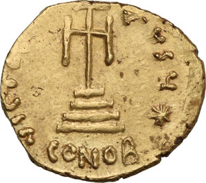 reverse: Tiberius III, Apsimar (698-705). AV Solidus. Syracuse mint