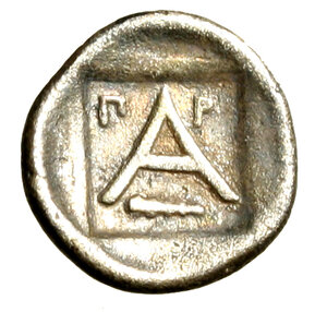 reverse: ARGOLIDE. Argos (metà IV sec. a. C.) Triobolo. Protome di lupo a sn. R/ Lettera A in riquadro incuso. BMC 57.    (g. 2,50)   AR    RARO   +BB