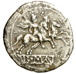 reverse: ANONIME (dopo 211 a.C.) Quinario (g. 2.02) Testa di Roma elmata a ds. R/ I Dioscuri a cavallo al galoppo verso ds. Cr. 44/6; B. 3.    AR    +BB