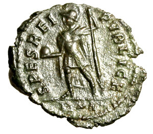 reverse: COSTANZO II (337-361) Follis ridotto per zecca incerta (355-361) (18 mm, g. 1.66) Busto diad. a ds. R/ Costanzo II, elmato e in abiti militari, stante a sn. con globo e scettro.   AE    raro    SPL    