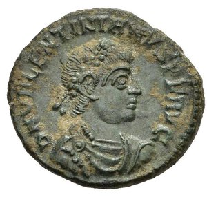 obverse: VALENTINIANO I (364-375). Siscia. AE3. AE (2,45 g). D/ D N VALENTINIANVS P F AVG, busto diademato, drappeggiato e corazzato a destra; R/ GLORIA ROMANORVM, l imperatore trascina un prigioniero e regge un labaro, nel campo F/R/P, in esergo ASISCP . RIC IX 14a.1. mBB. nr.reg.601/24