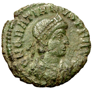 obverse: GRAZIANO (367-383) Follis ridotto per Siscia. (g. 2,48) D N GRATIANVS P F AVG. Busto diad., drapp. e corazz. a ds. R/ GLORIA ROMANORVM, L imperatore in abiti militari e con un labaro, trascina un prigioniero verso ds.; nel campo, F - A / monogramma. RIC 14c.xxxiii.   AE   +BB