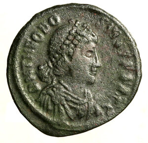 obverse: TEODOSIO I (379-395) Maiorina per zecca incerta (392-395) Busto diad. a ds. R/ L imperatore in abiti militari stante con labaro e globo. (g. 4,58)   AE     qBB 