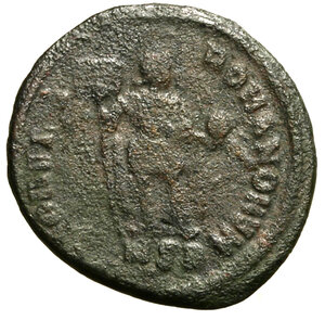 reverse: TEODOSIO I (379-395) Maiorina per zecca incerta (392-395) Busto diad. a ds. R/ L imperatore in abiti militari stante con labaro e globo. (g. 4,58)   AE     qBB 