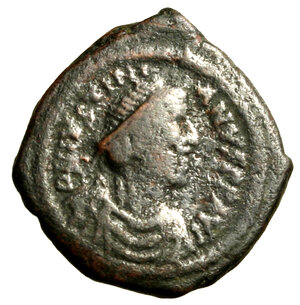 obverse: GIUSTINIANO I (527-565) 16 nummi per Tessalonica. Busto diad. a ds. R/ Lettere AISP; sopra, chrismon. Dumb. 98d; Sear 178. (g. 6,63)    AE    +BB