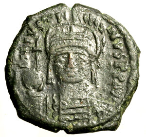 obverse: GIUSTINO II (565-578) 20 nummi A/ II per Tessalonica. Busto diad. frontale con globo crucigero R/ Valore K tra ANNO II; sopra, croce. (g. 6) Dumb. 62,1   AE   raro  SPL