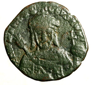 obverse: NICEFORO II FOCAS (963-969) Follis per Costantinopoli. Busto frontale diad. con labaro e globo crucigero R/ Scritta in 4 linee. Dumb. 8; Sear 1782.    AE  (g. )   RARO    +BB