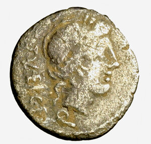 obverse: EGNATULEIA. C. Egnatuleius C. f. (97 a.C.) Quinario. Testa di Apollo a ds. R/ Vittoria incorona un trofeo. B. 1; Cr. 333/1 (g. 1,45)   AR