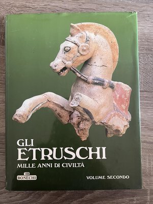 obverse: A.A.V.V. - Gli Etruschi, mille anni di civiltà. Volume secondo. Firenze, 1985 pp. 341-640. Ottimo stato