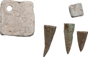 obverse: Lot of five (5) items: three (3) small arrowhead and two (2) lead weights