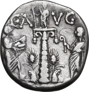 reverse: C. Minucius Augurinus. AR Denarius, 135 BC