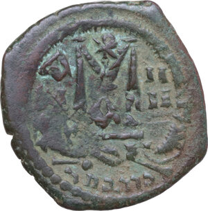 reverse: Heraclius (610-641) with Heraclius Constantine. AE Follis, Constantinople mint, dated RY 4 (613-614)