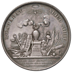 reverse: Germania. Prussia. Federico II il grande (1740-1786). Medaglia 1786 AG gr 25,48 Ø 45 mm. Opus: J.G. Holtzhey. Per la morte del re di Prussia. Henckel 1833. Minimi colpetti sul bordo e segnetti nei campi, altrimenti q.SPL 