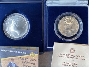 obverse: Repubblica: 5.000 Lire Pisanello, 10.000 Lire Francia 1998. Lotto di due monete in astuccio. FDC