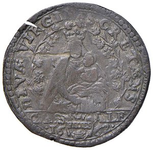 reverse: Casale - Carlo II Gonzaga Nevers (1647-1665) Da due Reali 1662 - D/ CARO II / D G DVX / MANT / ET MON / FERA / E C, entro cartella coronata in ghirlanda R/ DIVAE VIRGINIS CRETAENS, busto della Beata Vergine col Bambino entro ghirlanda; in esergo CASALE 1662 - MIR 359 CNI 18 Mi 4,51 g R. BB