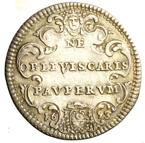 reverse: ROMA. Innocenzo XII (1691-1700) Giulio 1693/ III (g. 2,99) Stemma R/ NE / OBLIVISCARIS / PAVPERVM in cartella. Munt 60    AR   RARO   qSPL