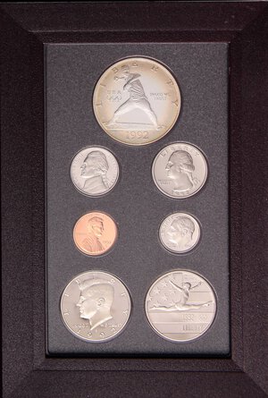 obverse: ESTERE - U.S.A.  - Serie 1992 - Prestige Set   AG-NI 7 valori in confezione. FS