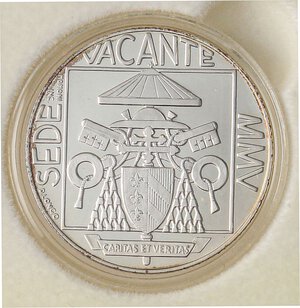 obverse: ZECCHE ITALIANE - ROMA - Sede Vacante (2005) - 5 Euro 2005   AG In confezione. FS