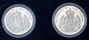 obverse: ZECCHE ITALIANE - SAN MARINO - Nuova monetazione (1972) - Dittico 2000 - Giubileo   AG In confezione. FS