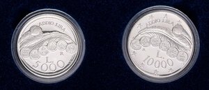 obverse: ZECCHE ITALIANE - SAN MARINO - Nuova monetazione (1972) - Dittico 2001 - Addio lira   AG In confezione. FS