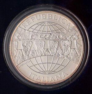 obverse: REPUBBLICA ITALIANA - Repubblica Italiana (monetazione in euro) (2002) - 10 Euro 2006 - UNICEF   AG In confezione. FDC