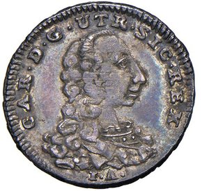 obverse: NAPOLI - CARLO DI BORBONE (1734-1759) - 5 grana o ½ carlino 1759
Argento - 1,04 gr.
Diritto: effigie del Re a destra; - Rovescio: l Abbondanza che sparge monete.
Pannuti Riccio 48, Gigante 48
Lievi debolezze di conio ma esemplare con patina di vecchia raccolta su fondi lucenti.
SPL-FDC