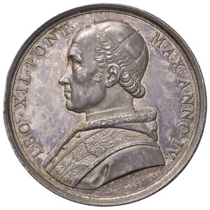 obverse: ROMA. Leone XII (1823-1829). Medaglia 1827 a.IX. Per l erezione del Battistero in Santa Maria Maggiore. Opus: G. Girometti. AG (g 32,90 - Ø 42,50 mm). Bart. E 827. Colpo al bordo a ore 9 del D/. SPL