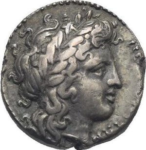 obverse: Campania. Neapolis. Circa 300-275 BC. Triobol (Silver, 12.66 mm, 1.67 g) NEOPOΛΙΤΩΝ Laureate head of Apollo right with long curly hair. Rev. Nike, holding kentron and reins, driving biga prancing right; in exergue, Δ Ι. Sambon 556. HN Italy 580. HGC 1, 457. Cabinet tone. Very Fine. Rare.

From the Collection Prof. Dr. Hagen Tronnier, Künker 94, 27 September 2004, lot 57.